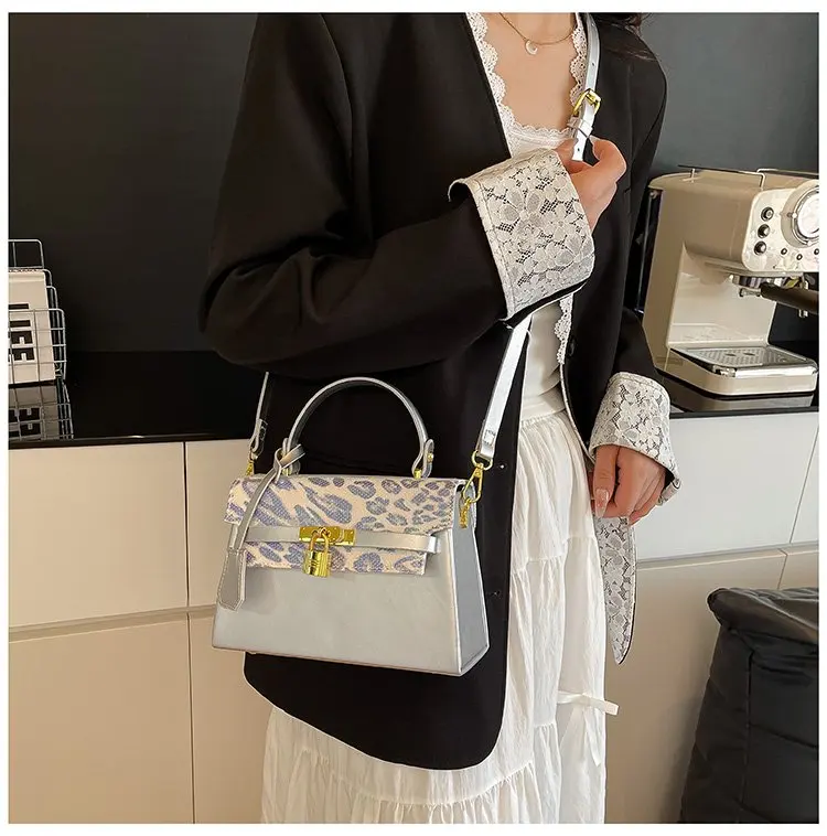 

Elegant Luxury Leather Crossbody Bag Women's Shoulder Handbag Designer Tote Ladies Purse Timeless Chic