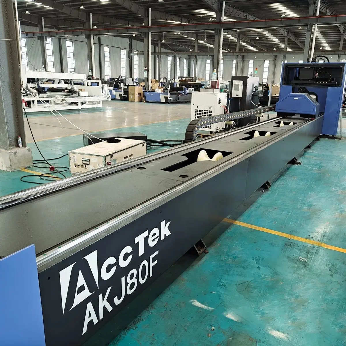 Bevel Pipe Laser Cutting Machines for Metal Tubes of Mild Steel Stainless Steel Aluminum with 3D Laser Cutting