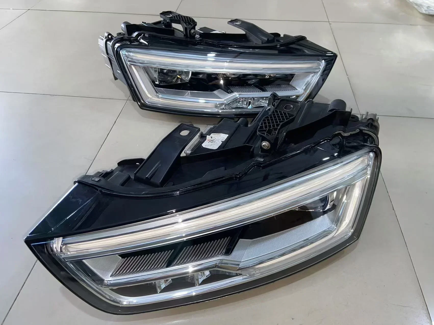 For Audi Q3 the High-quality Front Bumper Lighting System LED Headlights of the 2016-2018 Car