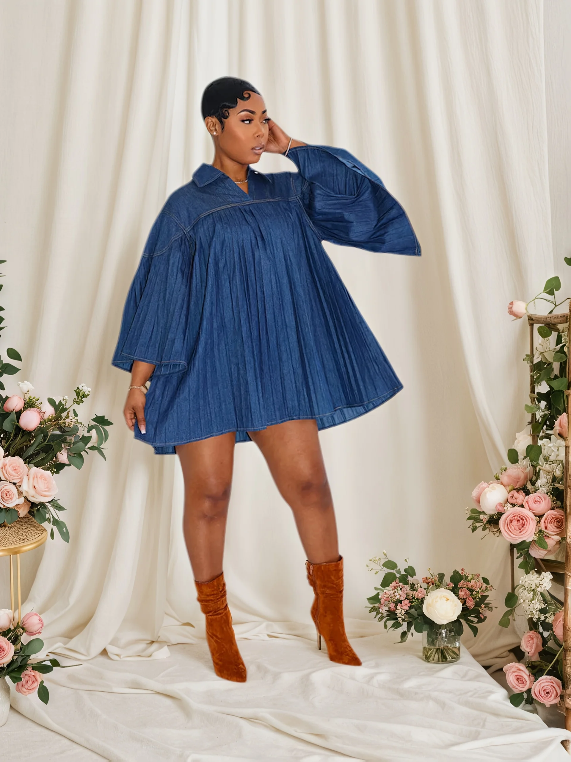 

Синее джинсовое платье с лацканами и рукавами-фонариками, свободная плиссированная юбка, в сочетании с ботинками, как круто и модно.