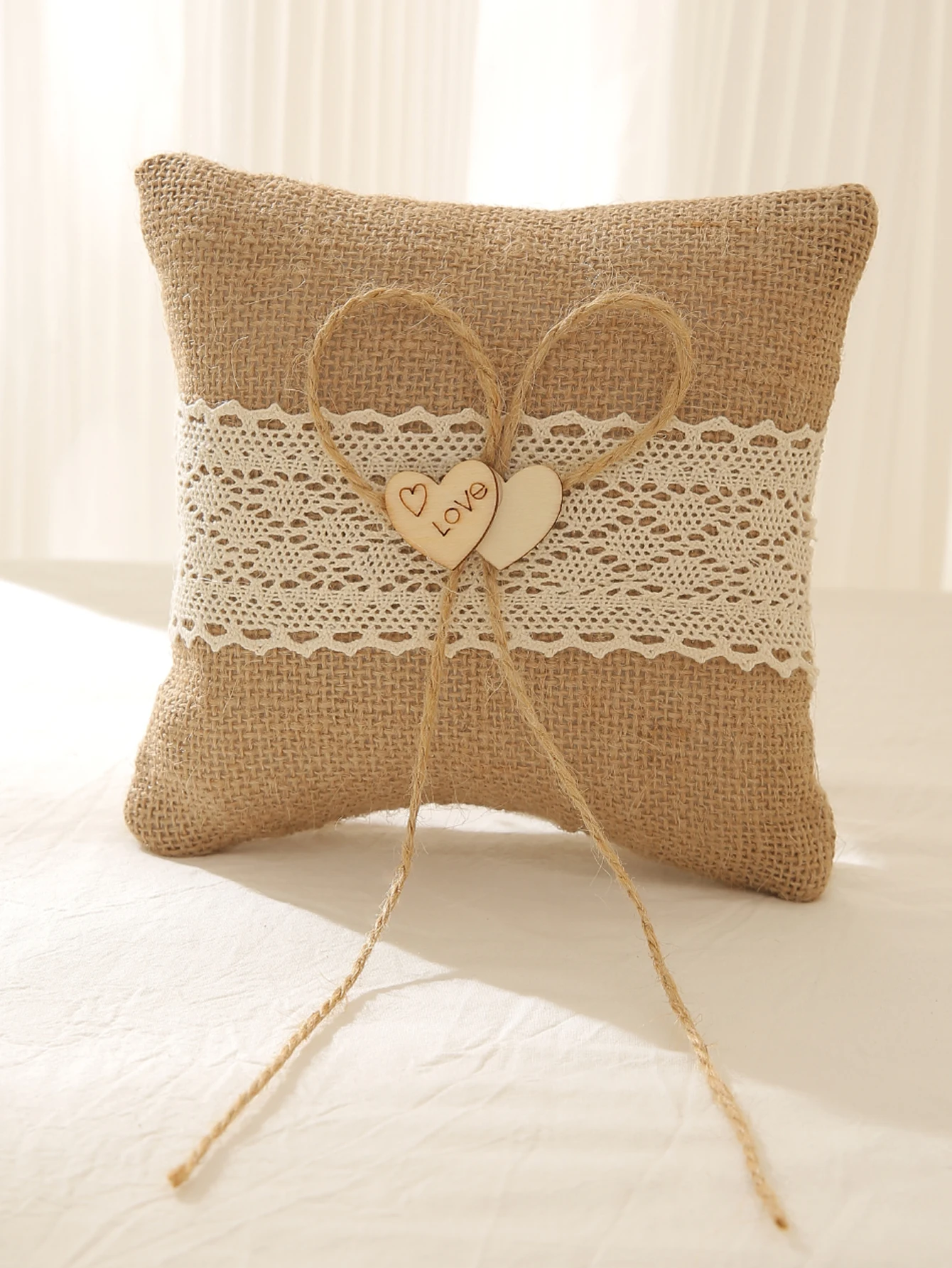 Rustic Burlap Flower Girl Basket Vintage Wedding Jute Basket Love Heart Bowknot Party Decoration Ring Pillow and Basket Set