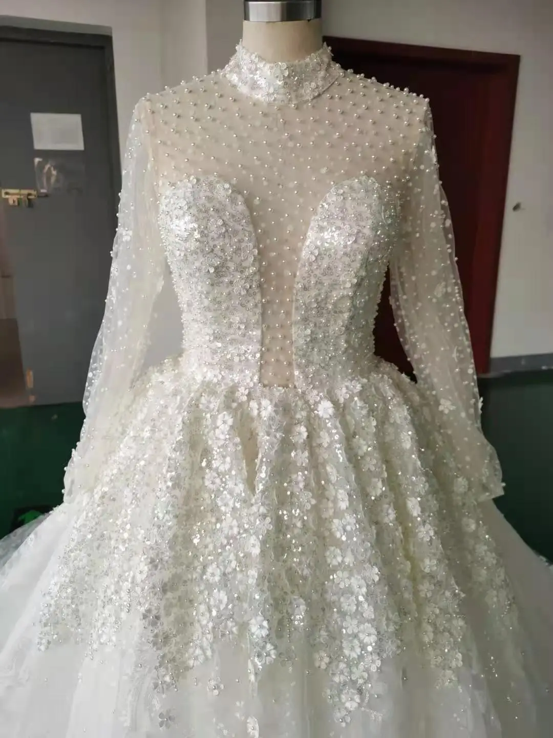 Customized link-Exquisite Long Sleeves Wedding Dress Sparkly Appliques Party Bridal Slim Gown For Women 2024