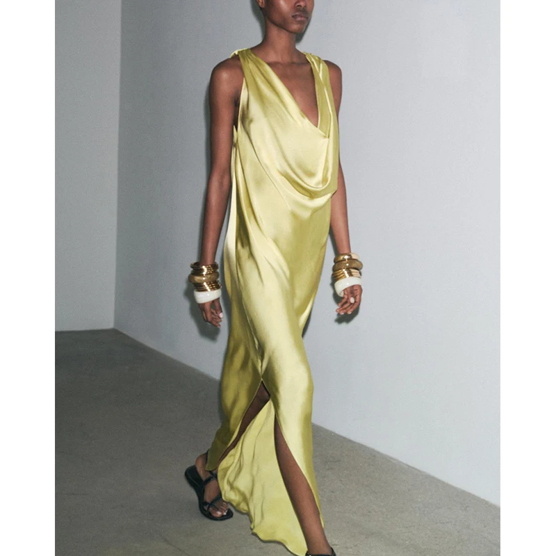 エレガントな夏の新作レディースデザインシルクサテンバックレスノースリーブドレスドレープカラーガウンポリエステル繊維ロングドレス