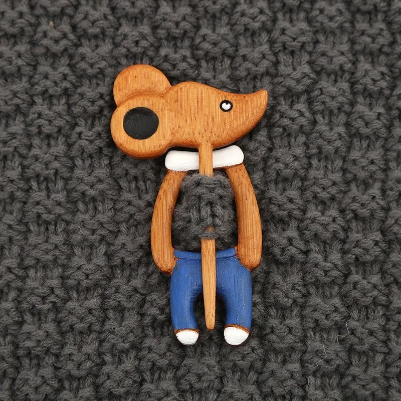 Handmade Wooden Cat Brooch Cute Animal Autumn Winter Sweater Scarf Pin Fixing Fastener Decor Accessory Creative Fashion Gift