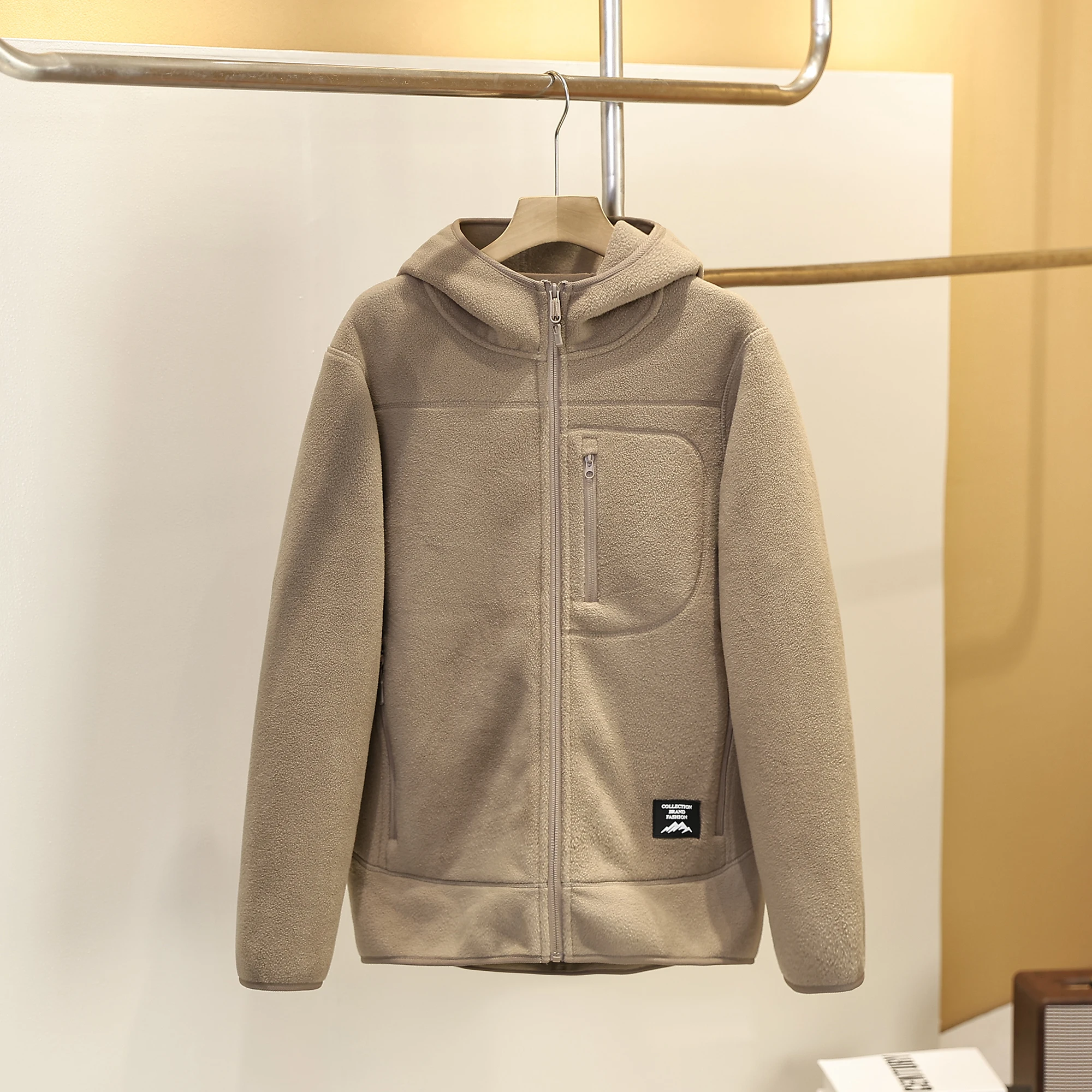 

High-quality men's fashionable, cool and versatile solid color casual and versatile autumn and winter fleece hooded jacket