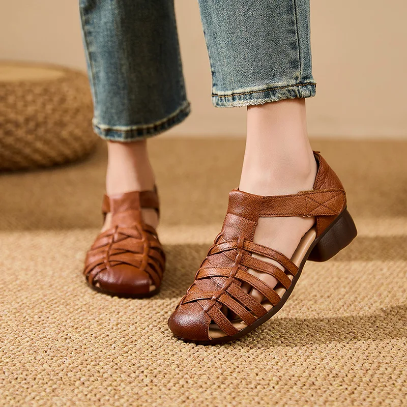 Woman Breathable T Strap Closed Toe Sandal Handmade Low Heel Gladiator Sandals Women Hollow Out Genuine Leather Shoes Elderly