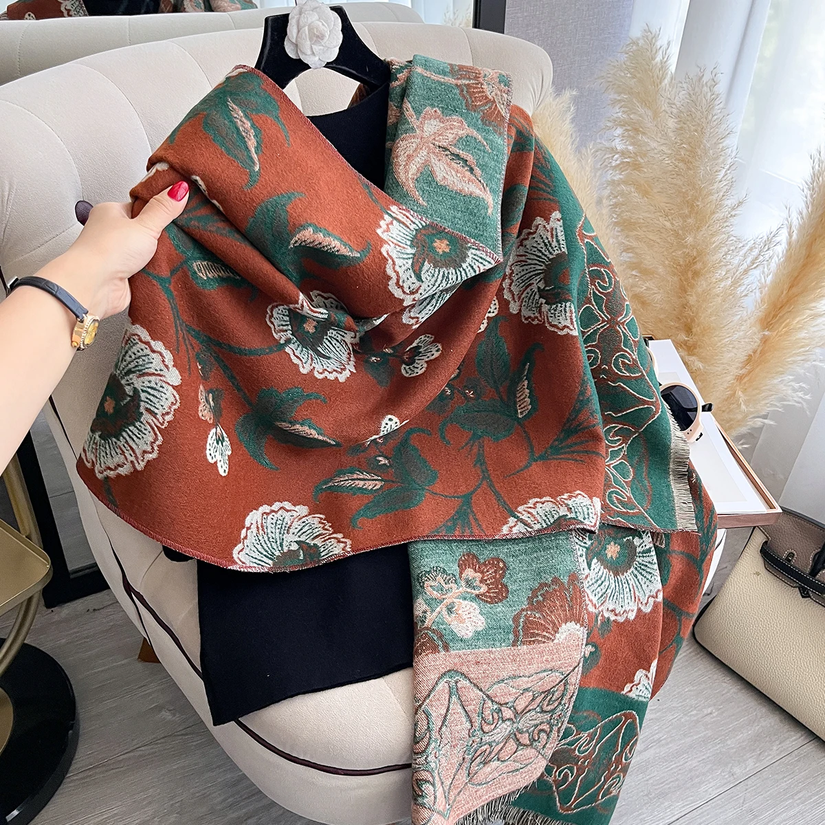 Bufanda de flores para mujer, chal cálido de Cachemira de imitación, diseño Jacquard grueso Simple para otoño e invierno