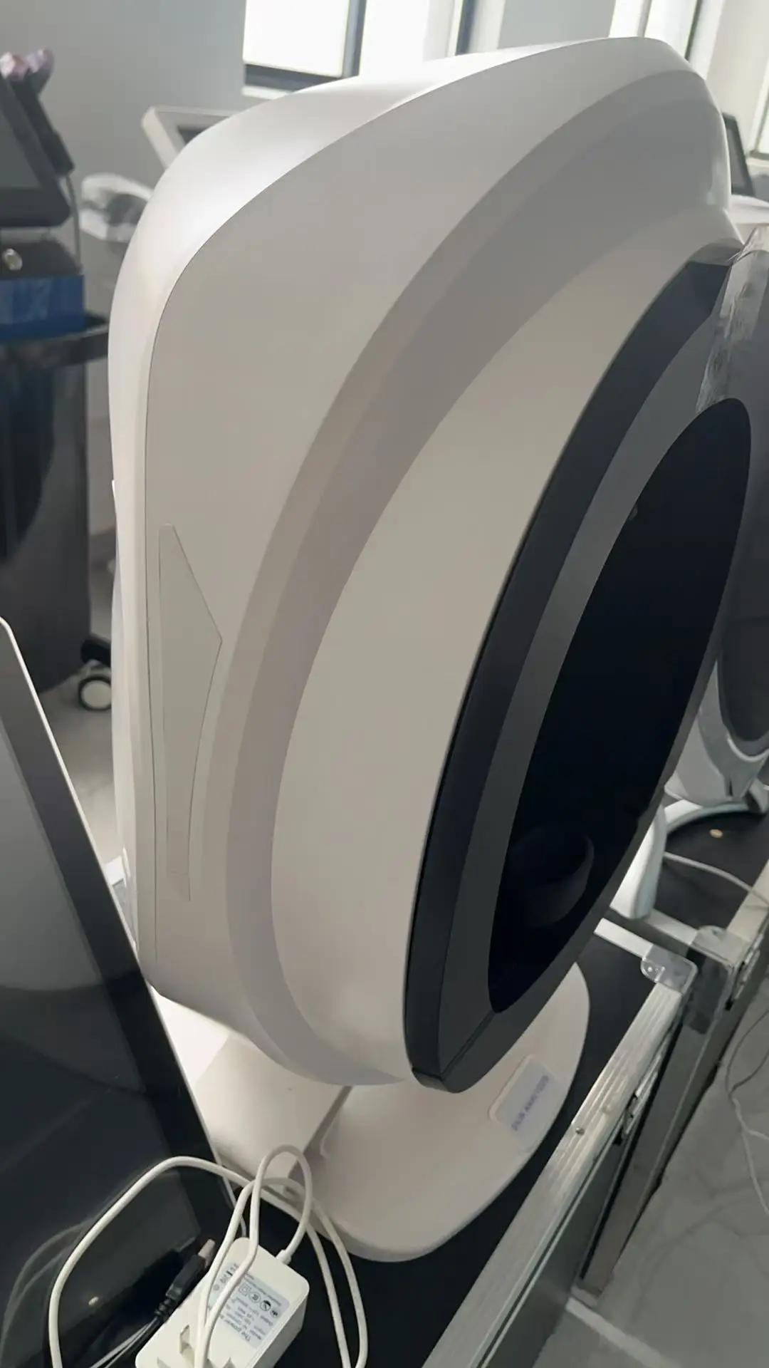 

AISIA Q1 3D AI Facial Skin Analyzer Detection Skin Problem Diagnosis 8 Spectrum Professional Analysis Beauty Salon Equipment