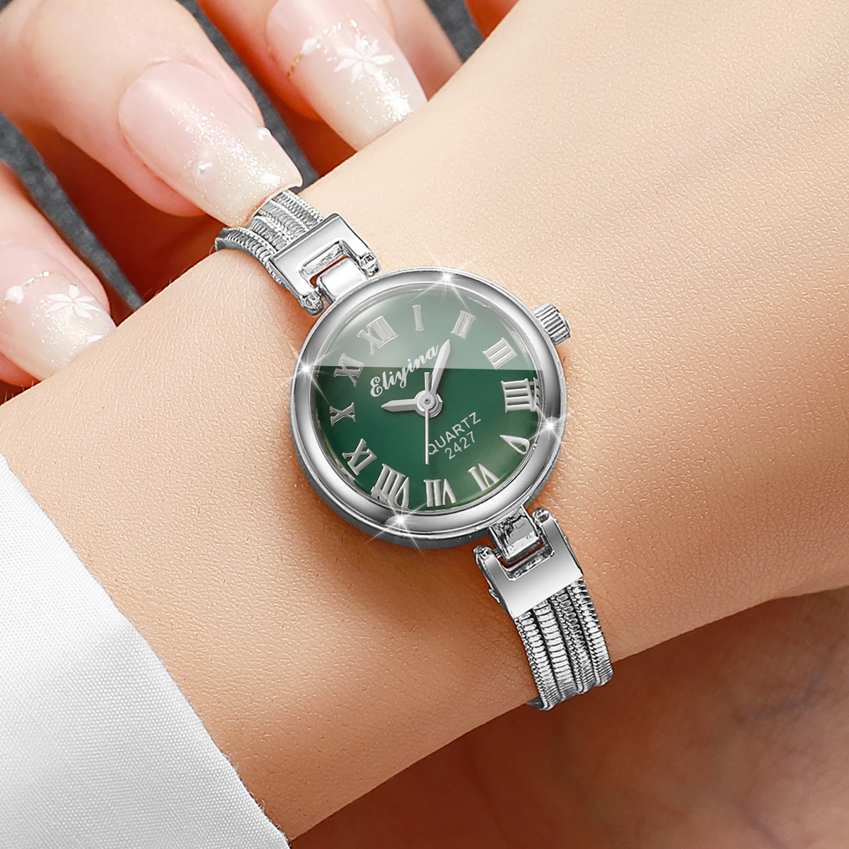 Fashion Green Roma Dial Women Quartz Watch Silvery Slim Bracelet Strap Ladies Dress Wristwatches Relogio Feminino（Without Box）