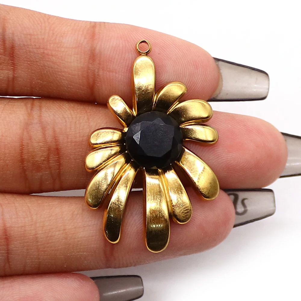 

Luxurious Natural Stone Polished Faceted Round Electroplated Sunflower-shaped Single-hole Pendant DIY Accessory for Necklaces