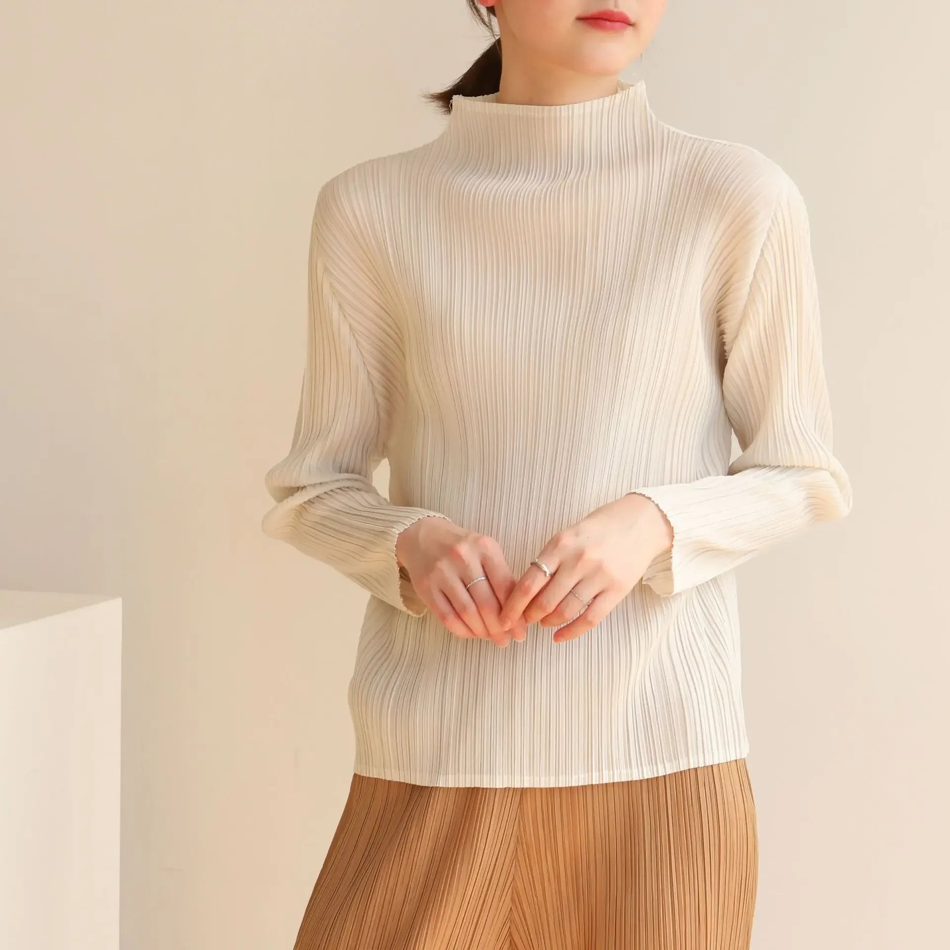 

Women's Miyake Pleated New Model Tops High Fashion Designer New Aesthetic Clothing Long Sleeve Turtleneck T-Shirt Summer