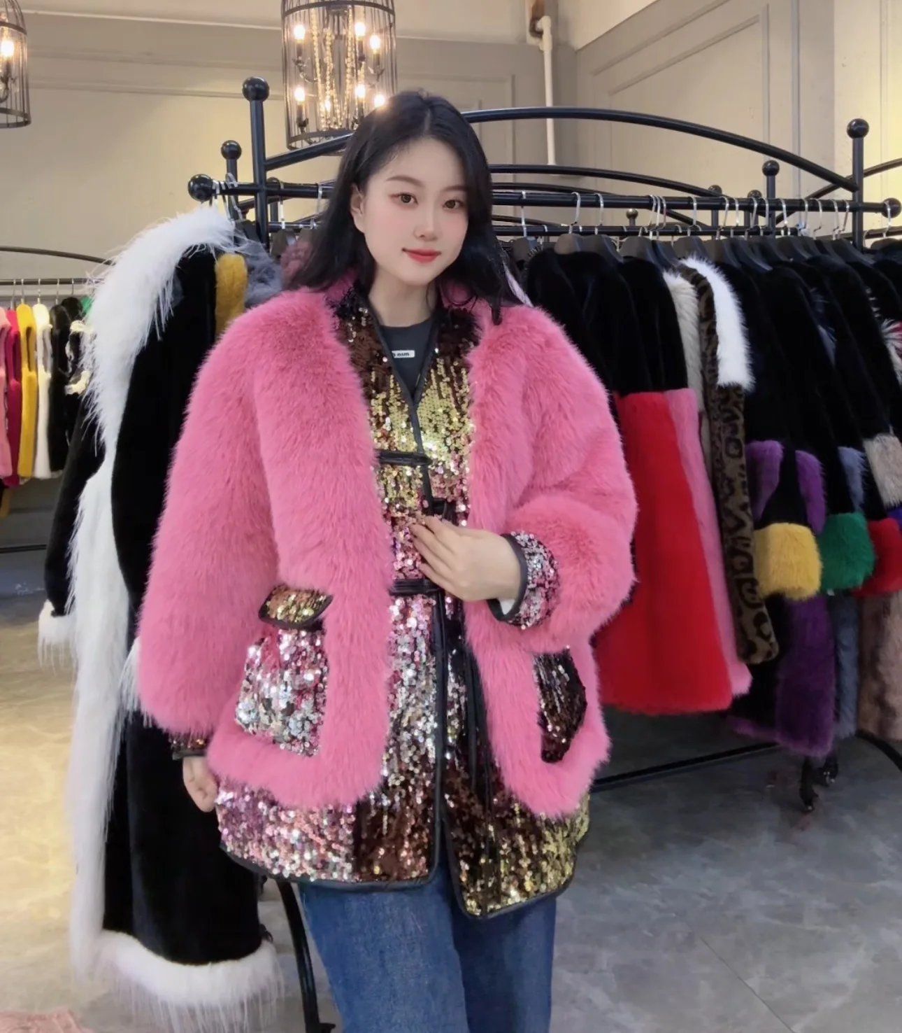 2025 New Shiny Sequin Heavy Craft Faux Fur Coat for Women Thickened Jacket Fashionable and Elegant Winter Coat for Women