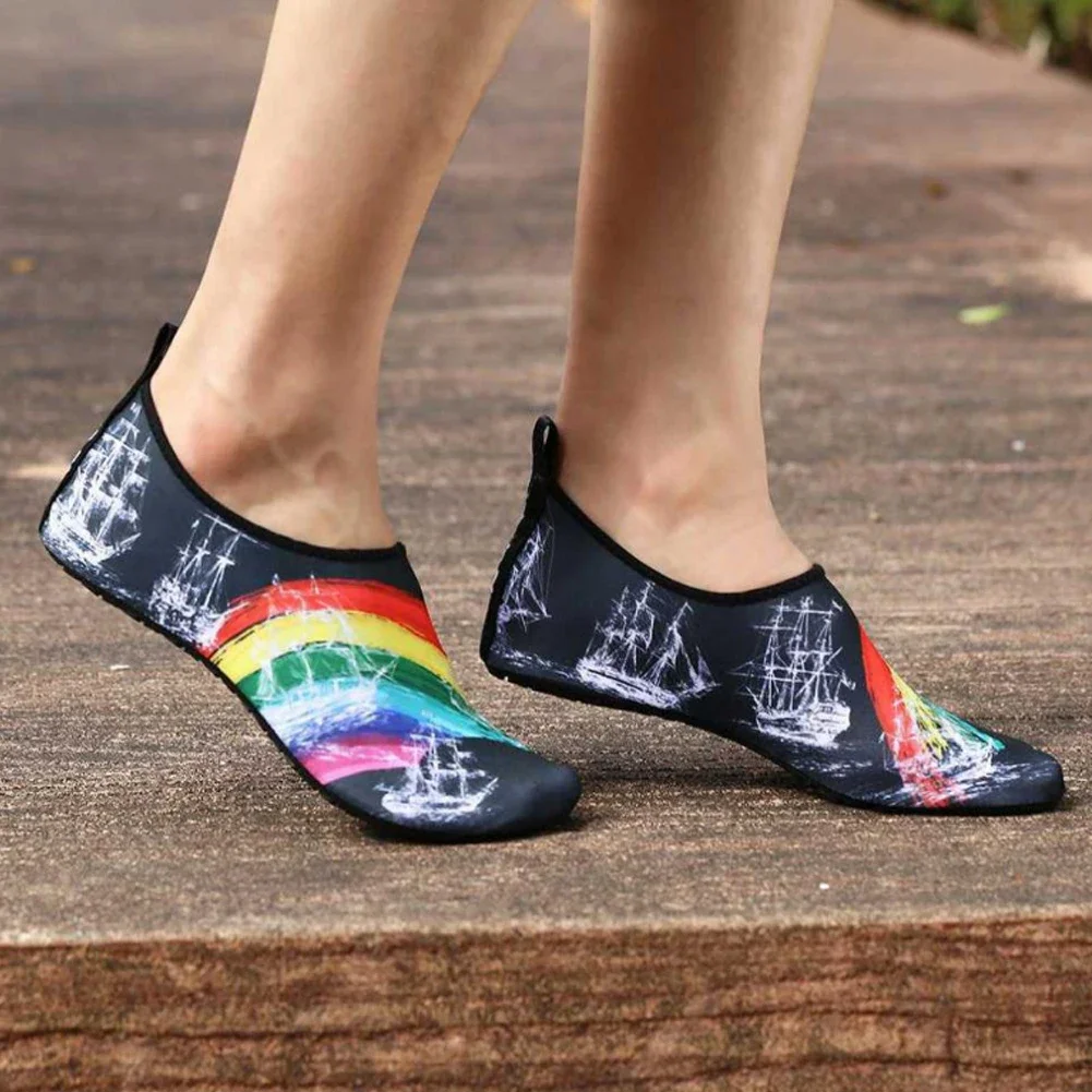 الرجال النساء الاطفال الرياضات المائية الشاطئ السباحة الجوارب رقيقة متعددة يطبع المضادة للانزلاق اللياقة البدنية اليوغا الرقص السباحة تصفح الغوص تحت الماء الأحذية