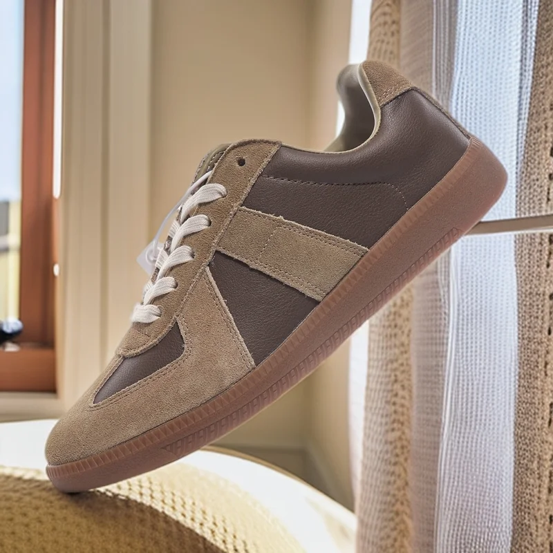 

Retro style Stylish and Comfortable Running Flat Shoes: 530-Versatile and Trendy Casual Sports Flat shoes