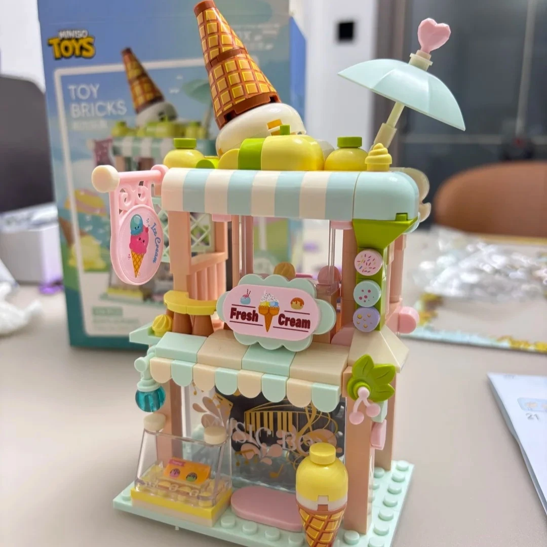 

Игрушки MINISO, креативное аниме Kawaii, детские настольные украшения с видом на улицу, модель музыкальной шкатулки, милый мультяшный праздничный подарок