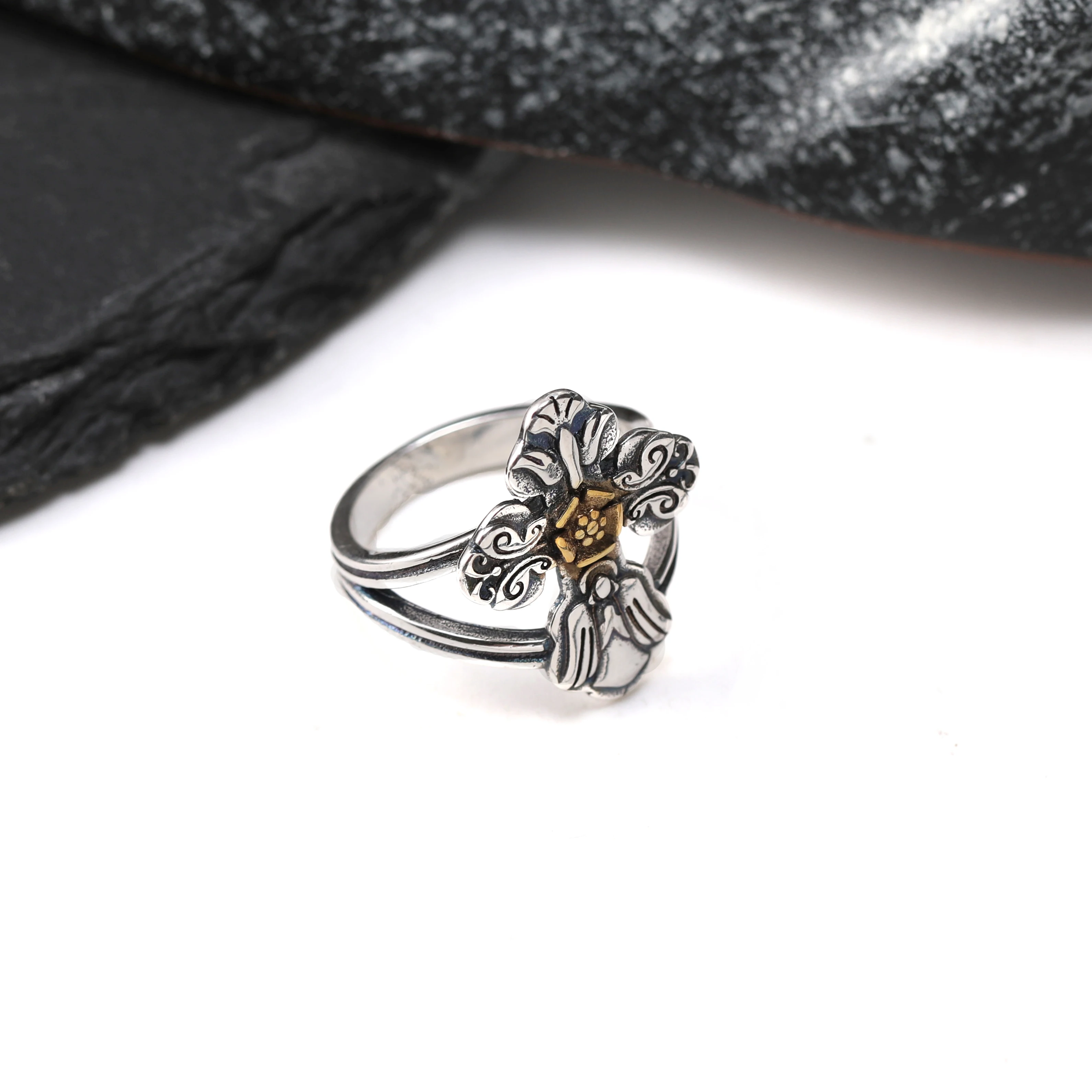 

Genuine R060 925 sterling silver fashionable and exquisite La Vida Nueva Cross Ring