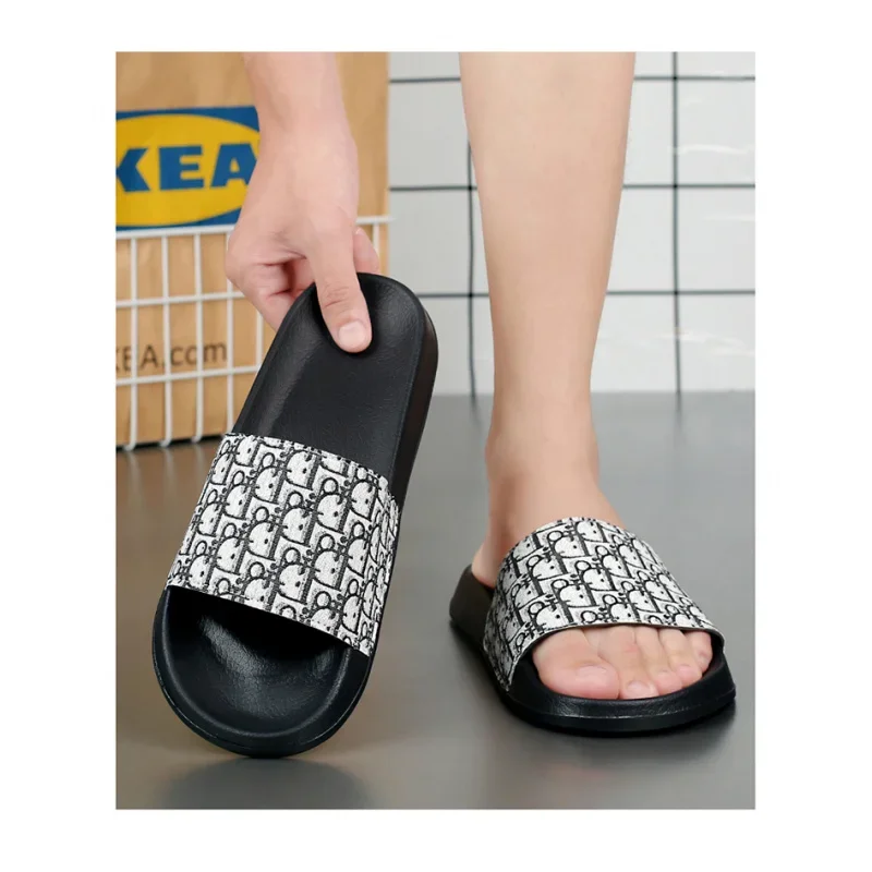 รองเท้าแตะผู้ชายรองเท้าแตะชายหาดSlip-On Sandals39-45 2025ฤดูร้อนBreathable Seasonรองเท้าผ้าใบสบาย