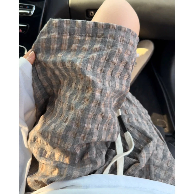 Men Summer Plaid Casual Shorts 2026 New Arrival Textured Bubble Fabric Loose Fit Breathable Relaxed Style outdoor shorts men