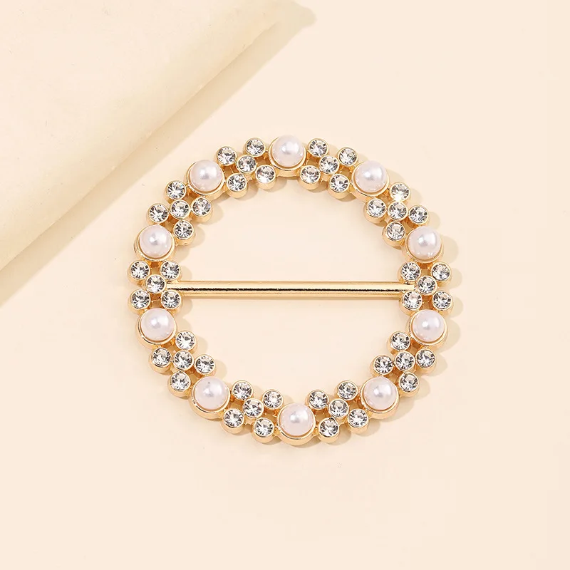 Ring Inlaid with Pearls and Rhinestones Metal Silk Scarf Buckle for Women’s Fashion Versatile Clothing Scarf Decorative Buckle