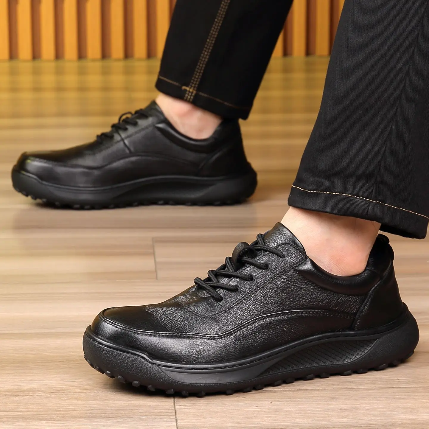 Casual Leather Shoes Men Walking Luxury Business Boss Outdoor Hiking Camping Flat Sneaker Non Slip Sports Brown Autumn 2026