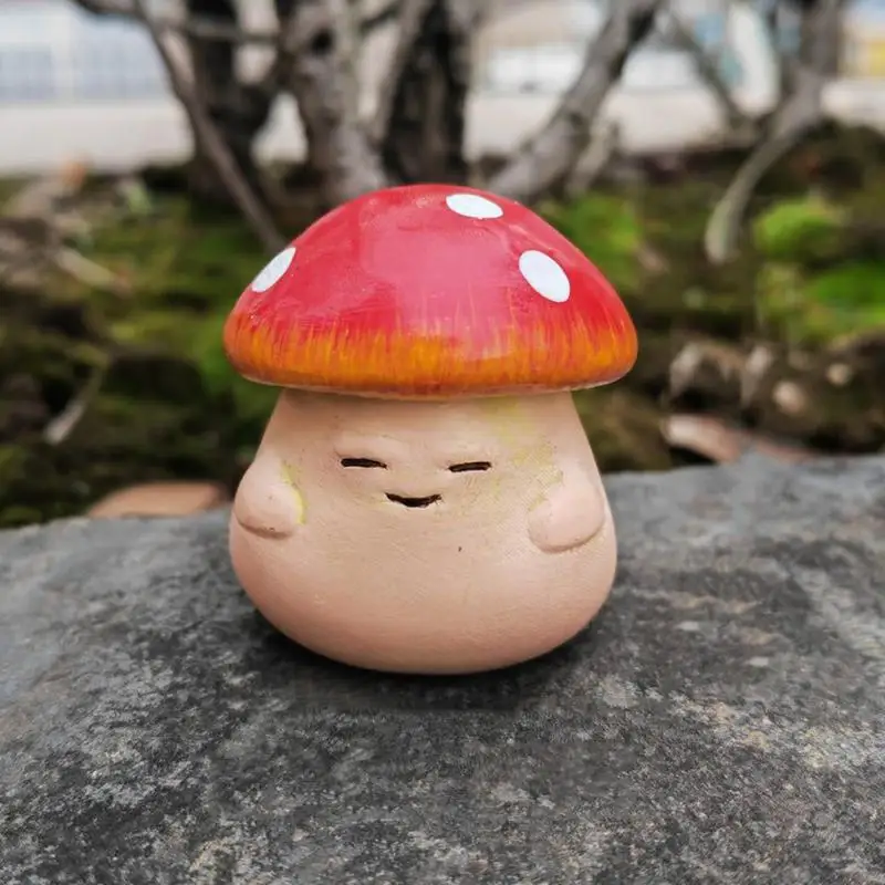 Mushroom Statue Home Decor Smile Emoticon Design Resin Garden Planter Mushroom Statue Cute Mushroom Model For Fairy Garden