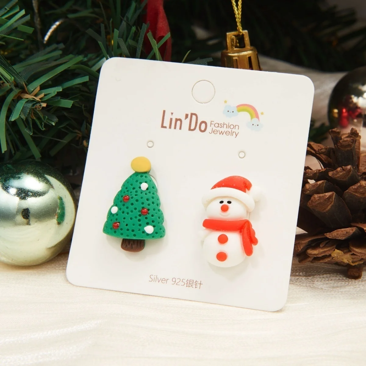 Modische Ohrstecker aus weichem Ton mit Weihnachtsmann-Motiv für Damen, exquisite Weihnachtsmann-Ohrringe aus Kunstharz, Neujahrsparty-Schmuck – Detail 26
