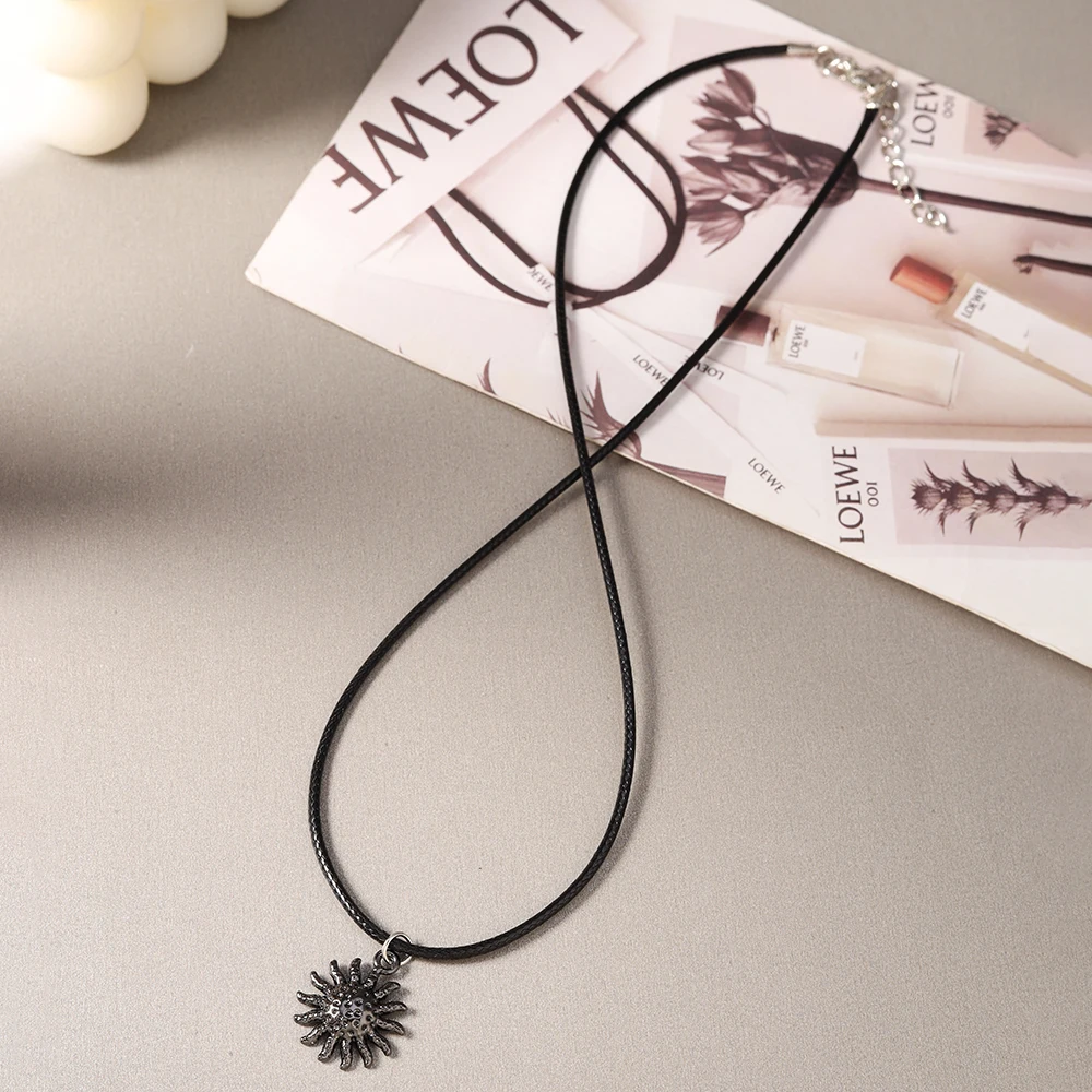 Aihua Hip-Hop-Halskette mit Herz-Sonnen-Stern-Anhänger in Gunmetal-Schwarz für Damen und Herren, Punk-Halskette mit schwarzem Seil, Choker, Halsschmuck, Geschenke – Detail 14