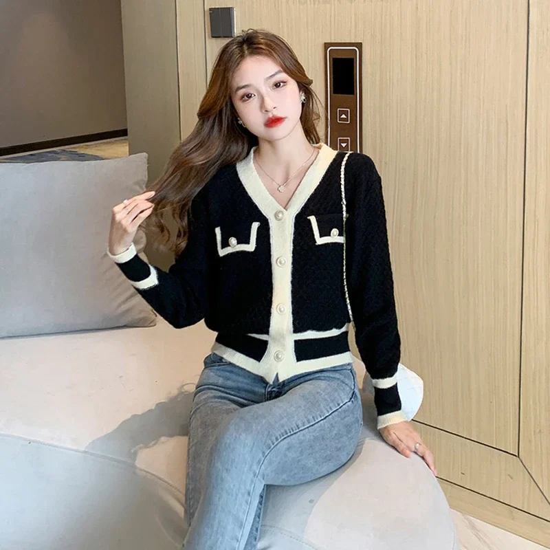 Sweet White Women Crop Cardigan Korean Elegant Pearl Knitted Long Sleeve Female Sweater Y2K Harajuku Loose Ladies Casual Tops