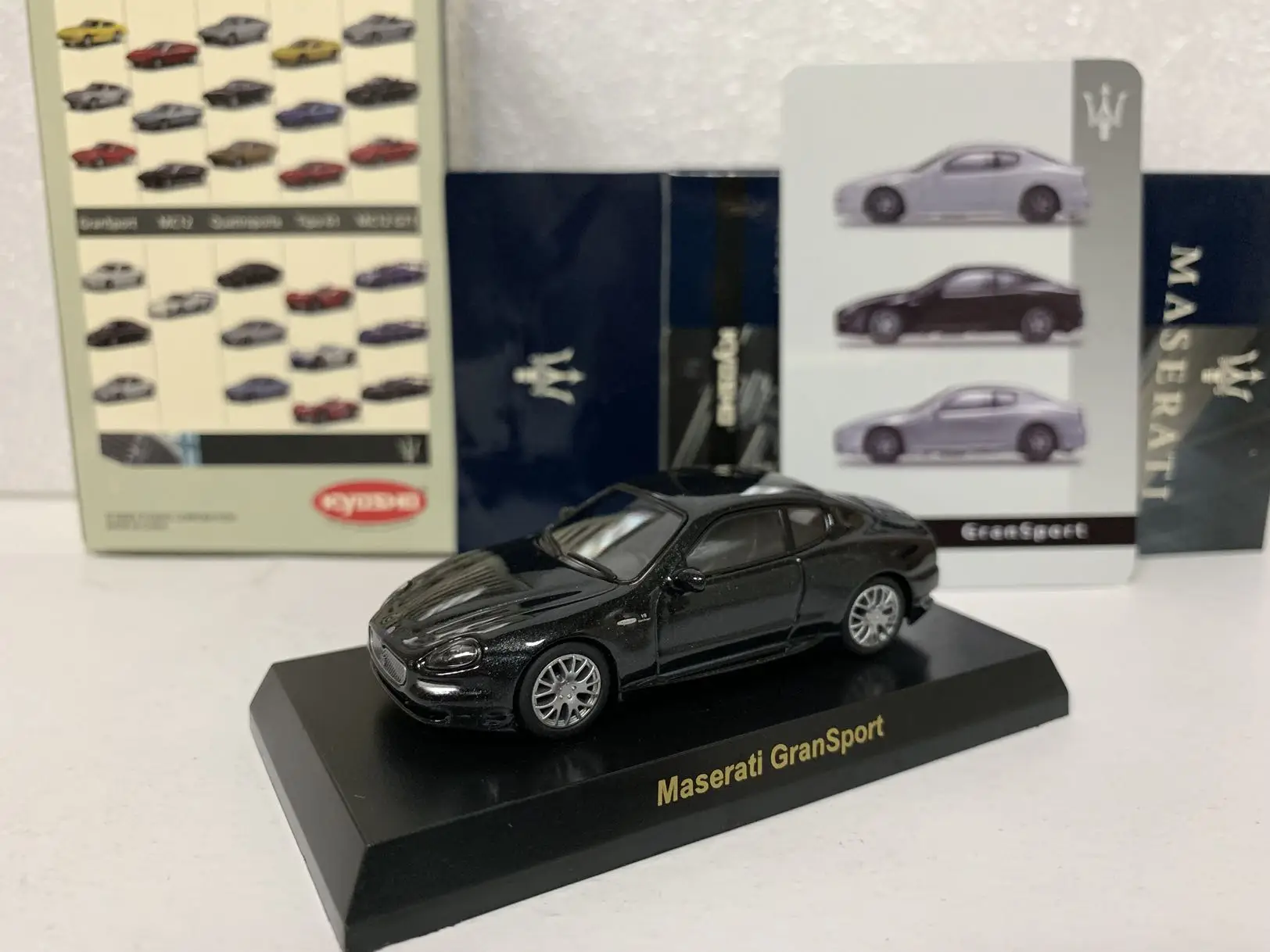 

1/64 KYOSHO Maserati GranSport Collection of die-cast alloy car decoration model toys