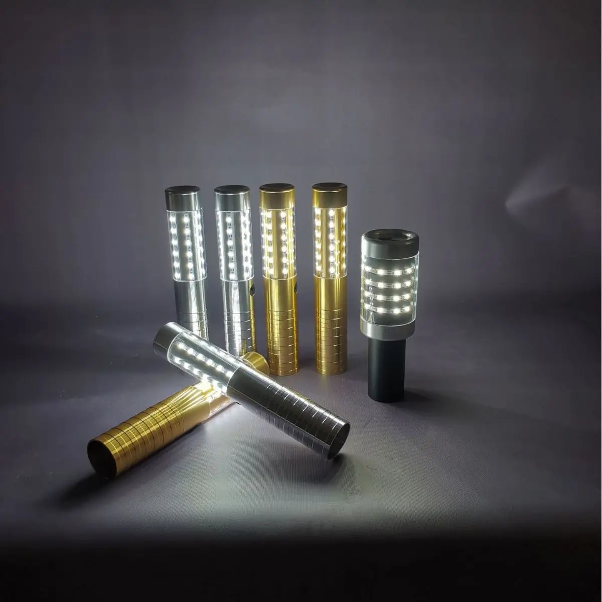 

Новая светодиодная зарядка, светящаяся вспышка, бар, КТВ, ручная вспышка, винная атмосфера, реквизит, стробоскоп для шампанского