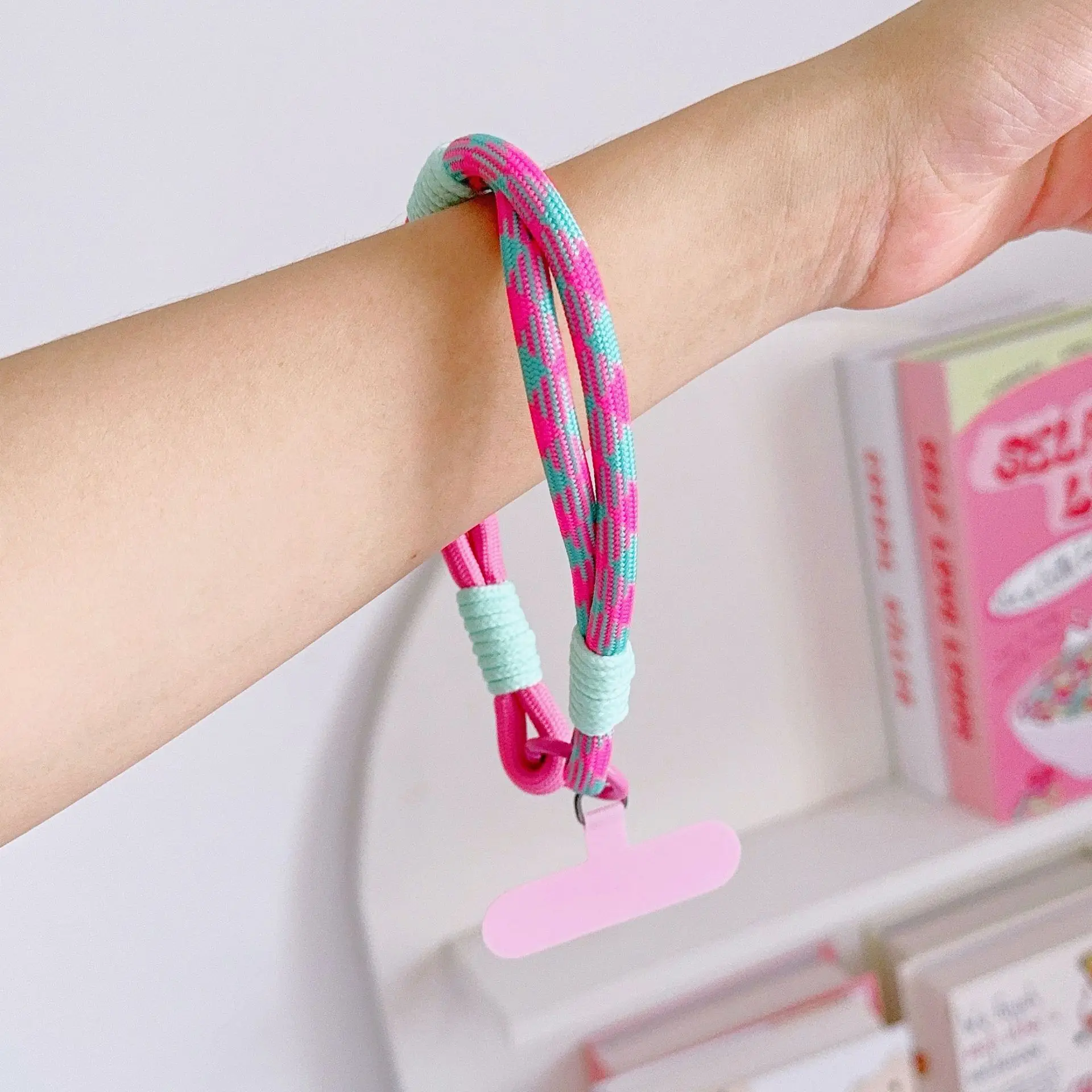 Correia de telefone universal moda criativa corrente curta para novos casos de telefone dopamina dos desenhos animados pulseira de pulso