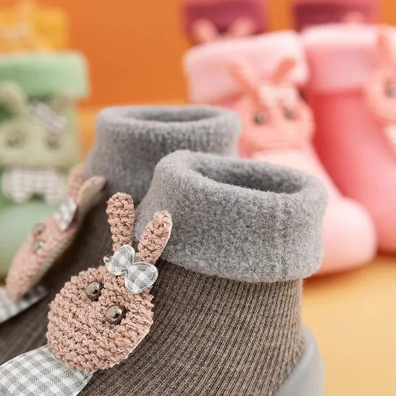 Scarpe da bambino per bambini autunnali e invernali addensate e calde per interni simpatici cartoni animati in puro cotone confortevole e