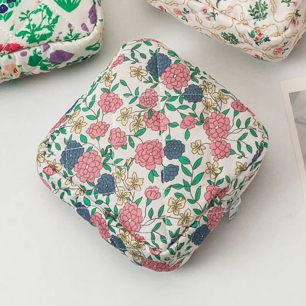 Vintage Sanitary Napkins Storage Bag Sanitary Pad Pouch Portable Tampon Organizer Bag Mini Makeup Lipstick Storage Bag Pouch