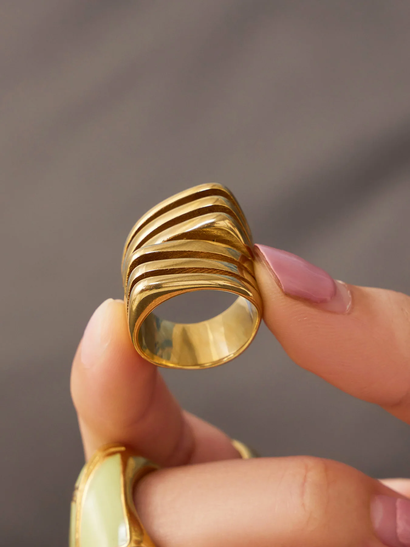 Übertrieben Bunter Emaille-Tropfenring aus 316L Edelstahl mit 18K Goldplattierung für Damen, Wasserfest und Farbecht – Detail 7