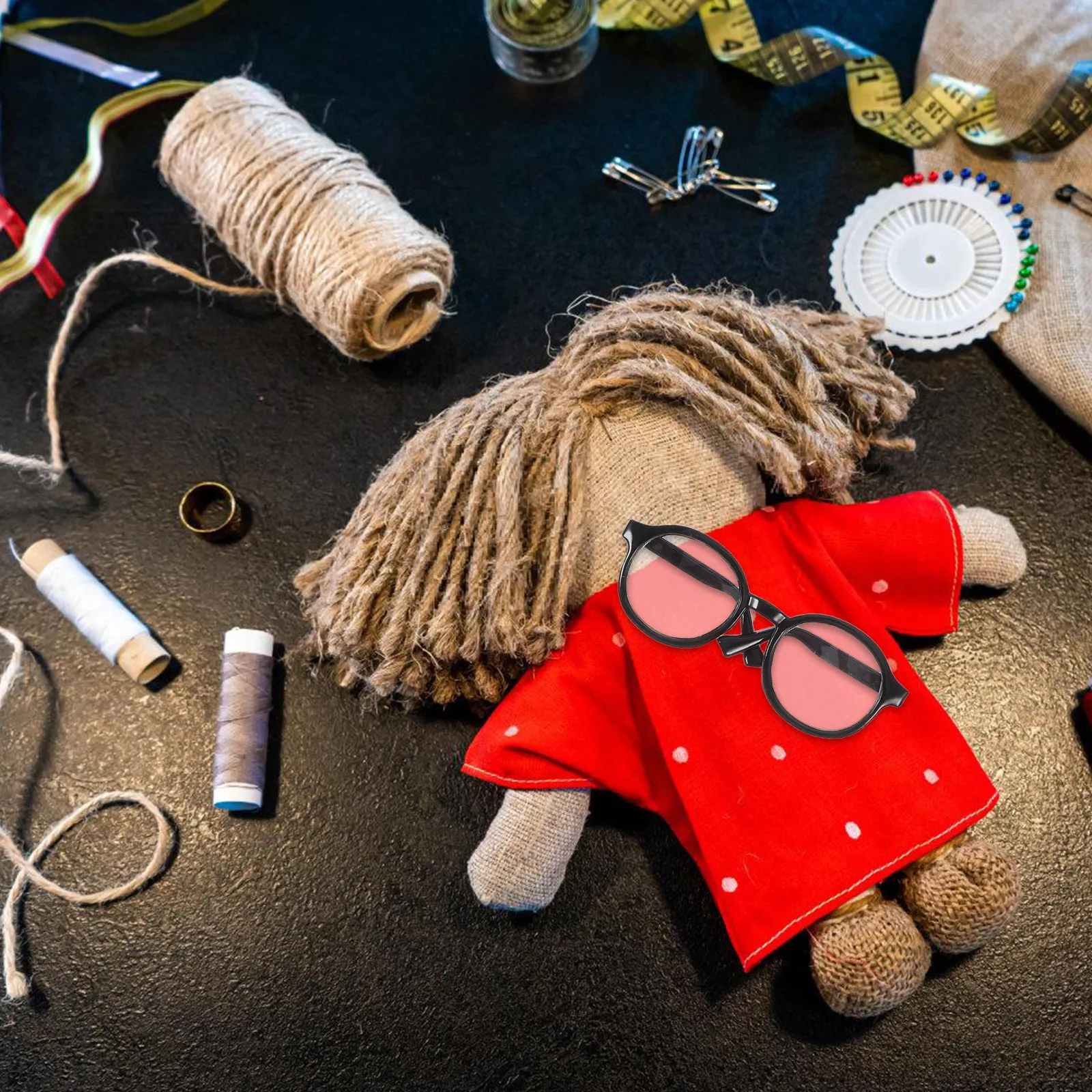 

4 шт. миниатюрных пластиковых очков-солнцезащитных очков, милые аксессуары для косплея и вечеринок, мини-очки для кукольного домика и поделок