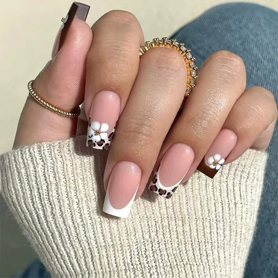 

24Pcs French Leopard Print Press on Fake Nails Simple Flower Design False Nails Mid-length Square Wearable Full Cover Nails Tips