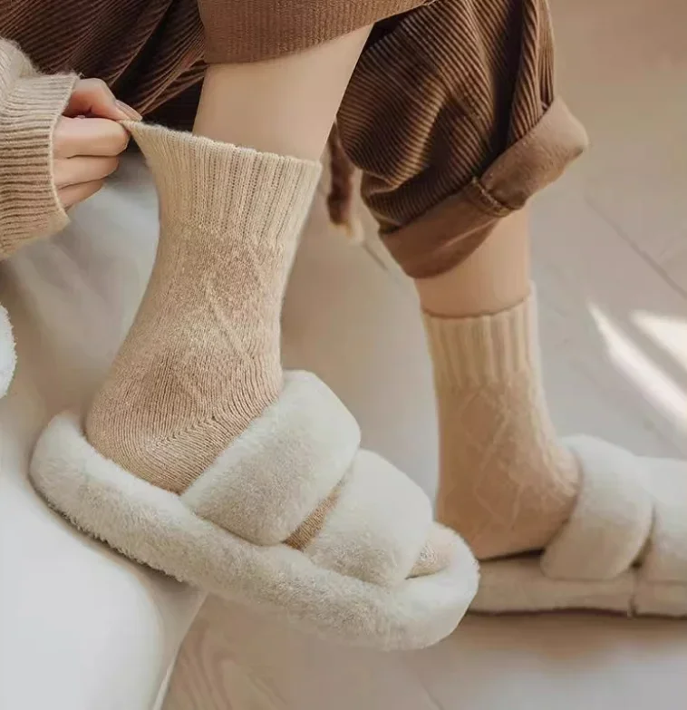 الشتاء سميكة جوارب من الصوف. المرأة تنفس مريحة أفخم منخفضة أنبوب الثلوج الجوارب الكورية بسيطة الدافئة الكشمير الجوارب #3