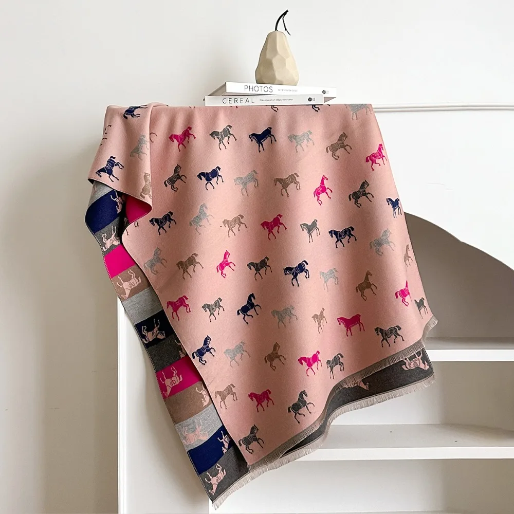 

Новый элегантный зимний шарф, мягкое теплое одеяло с принтом лошади, утолщенная холодостойкая шаль с бахромой, имитация пашмины, подарок на Новый год