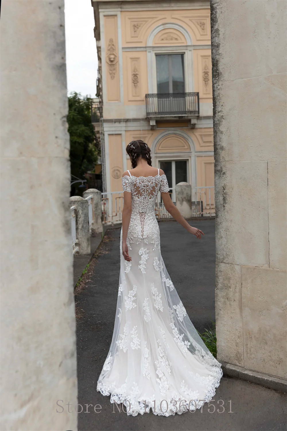 Robe de mariée en tulle à col en V avec appliques florales, robe de mariée élégante, bretelles spaghetti, ligne A, gaine, cour