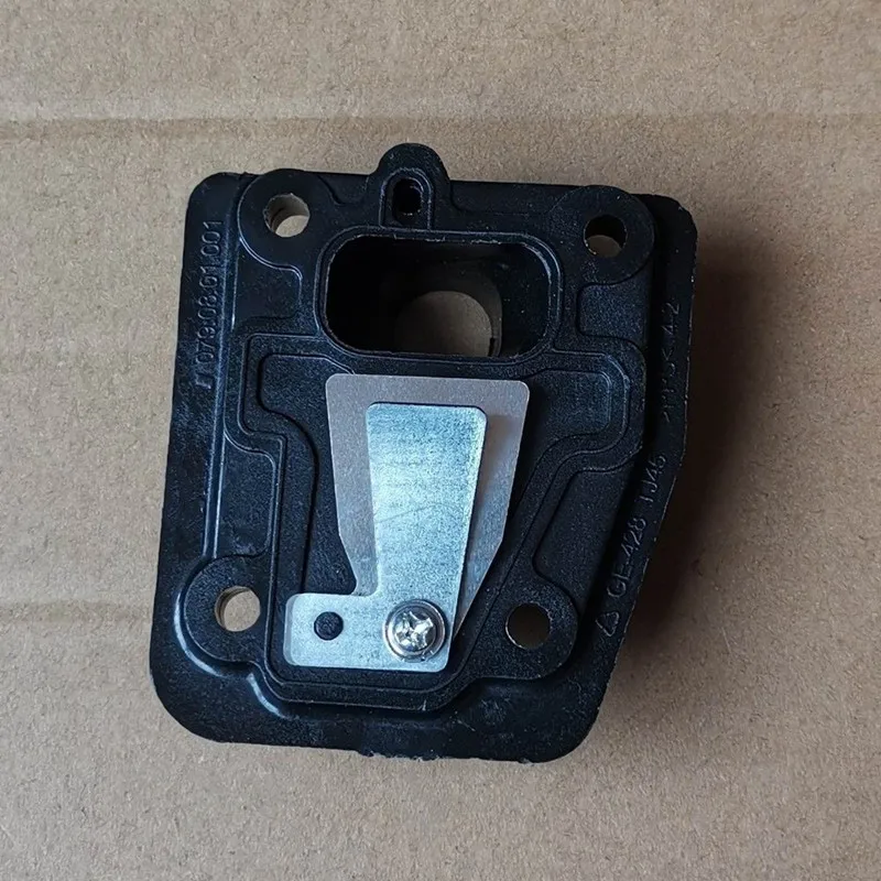 

CARBURETOR INSULATOR FOR KAWASAKI TJ35 TJ35E KBL35 KAAZ TJ35V TRIMMER CARB ADAPTER BRUSHCUTTER CARB WEEDEATER INTAKE MANIFOLD