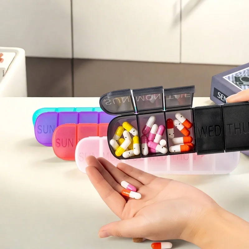 علبة حبوب منع الحمل الأسبوعية توزيع الأدوية حاويات بلاستيكية صغيرة قابلة لإعادة الاستخدام 7 أيام حاويات فيتامين يومية لعقد مكملات الأدوية #1