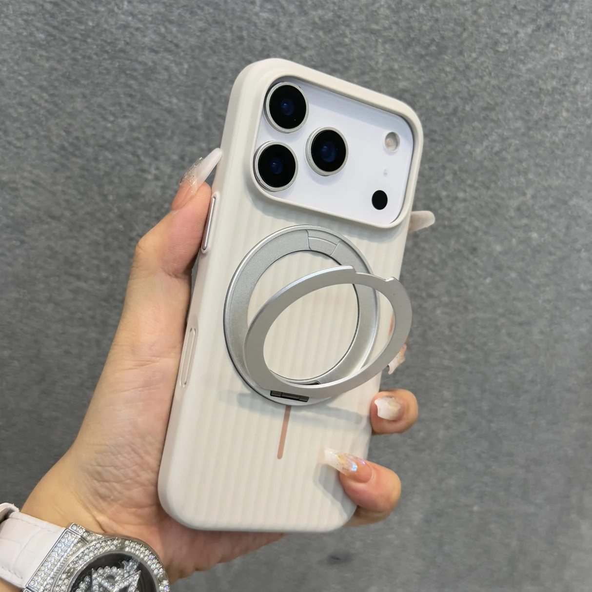 Роскошный магнитный 360° °   Чехол для телефона с вращающимся кронштейном для iPhone 17 Pro Max 16 15 14 Pro Max 13, защитная подставка для объектива, противоударный чехол