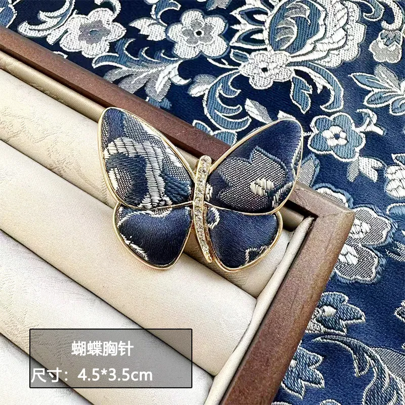 Exquisite Chinese Style Hanfu Song Brocade Handmade Alloy Brooch Butterfly Clover Plum Blossom Guqin Scarf Buckle Coat Apparel