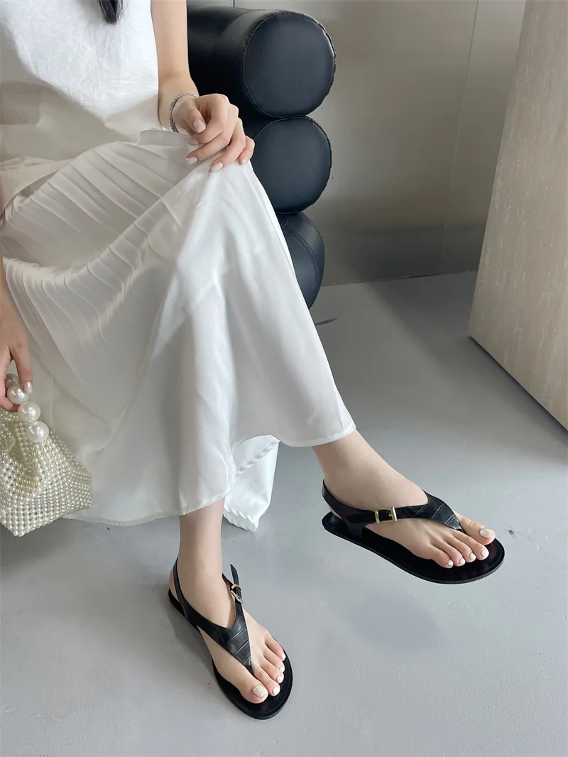 

Elegant Black Jelly Flip Flops Women's Sandals Fashion Clip Toe Flat Sandals For Any Occasion Wear New Trendy Daily Dress