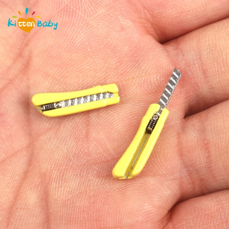 1:12 Scale Miniature Dollhouse Utility Knife Mini Notebook Exercise Book Model Stationery for Doll House Decor Accessories Toy