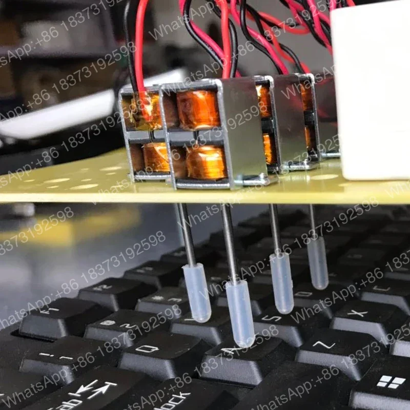 Clicker Físico de 4 Vías con Brazo Mecánico para Presionar Automáticamente el Teclado, para Juegos de Fantasía, Westward Journey, Propaganda y Hang Up