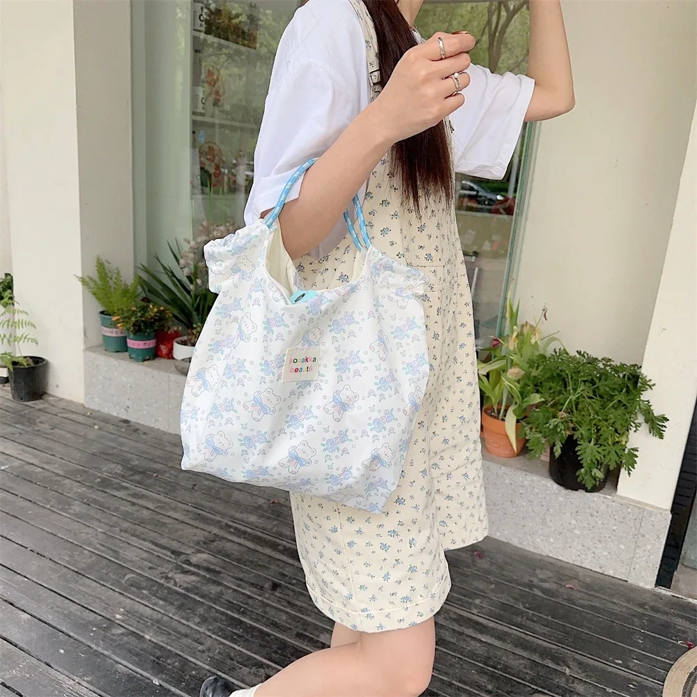 Trendy Embossed Canvas Shoulder Bag Handbag Large Capacity Mummy Bag Beach Bag Casual Shopping Totes Bag Commuting Bag