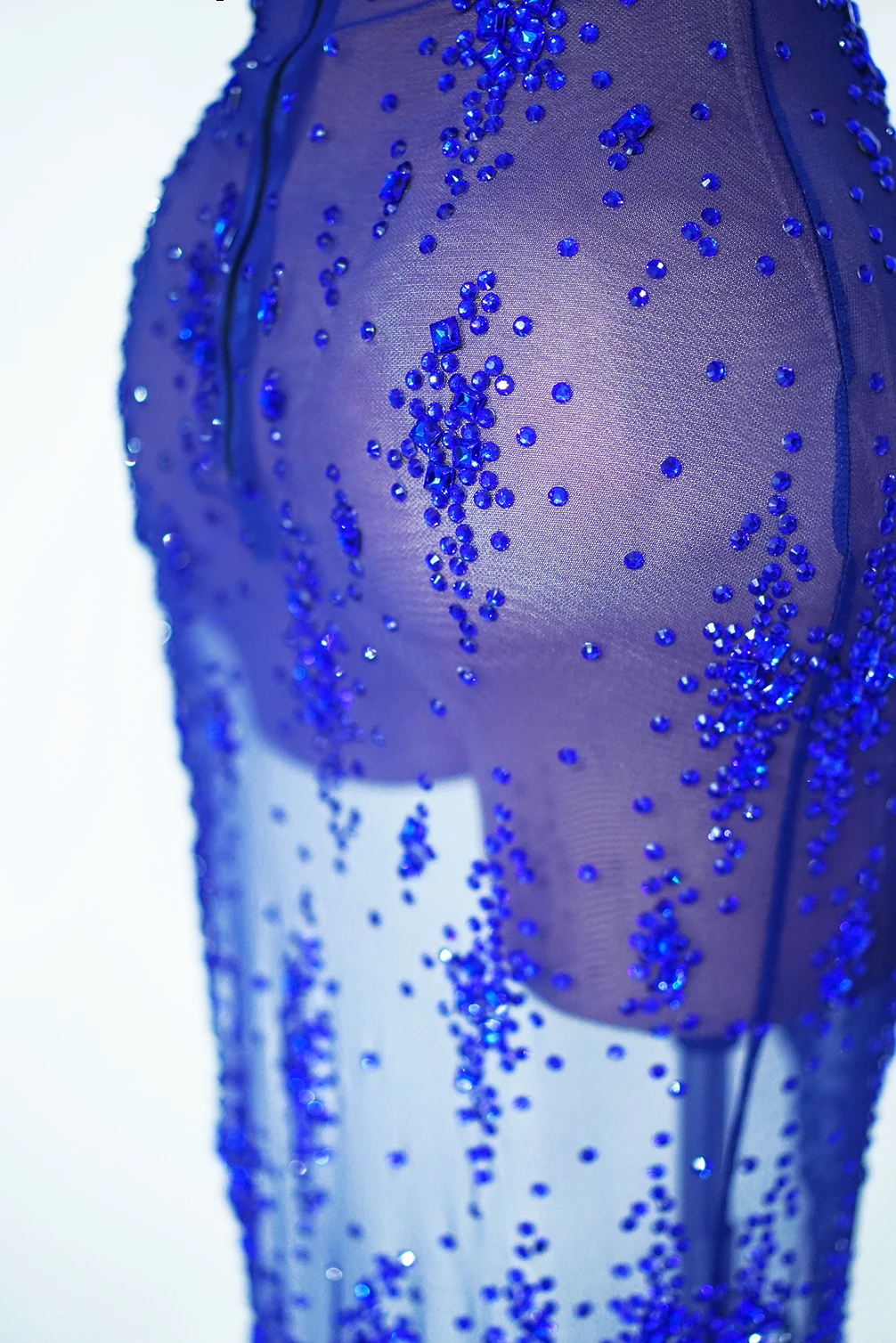 สีฟ้าเซ็กซี่ Rhinestone แขนกุดชุดอาหารค่ําอย่างเป็นทางการผู้หญิง High Slit Night Club พรหมชุด Bodycon โปร่งใสชุดราตรีกระโปรง