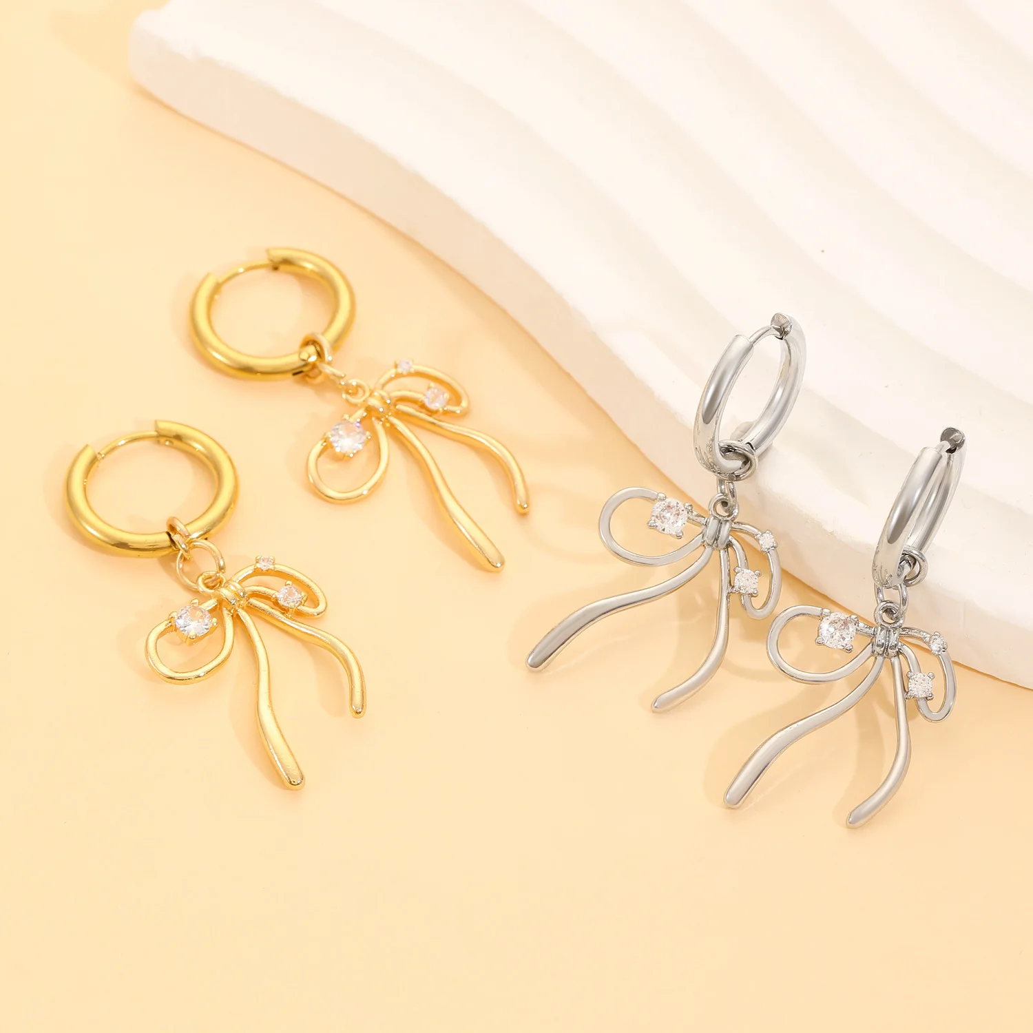 Boucles d'oreilles pendantes géométriques pour femmes, nœud papillon vintage, cuivre plaqué or, gros bijoux de fête exquis, cadeaux pour dames et filles
