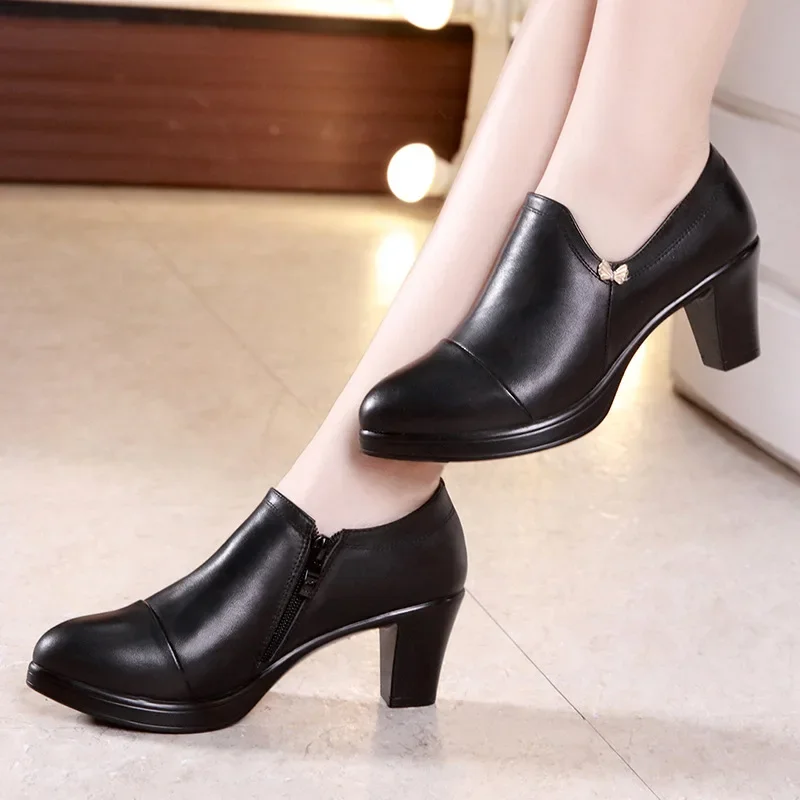 Zapatos de tacón de bloque de talla pequeña 32-43 con plataforma para mujer, zapatos de tacón alto de cuero dividido negro para otoño 2024, modelo